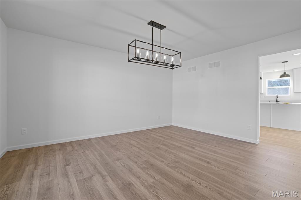 2322 Castle Hill Drive Property Photo 3