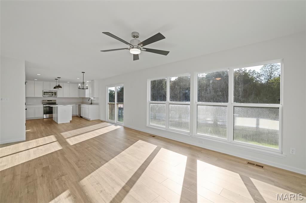 2322 Castle Hill Drive Property Photo 7