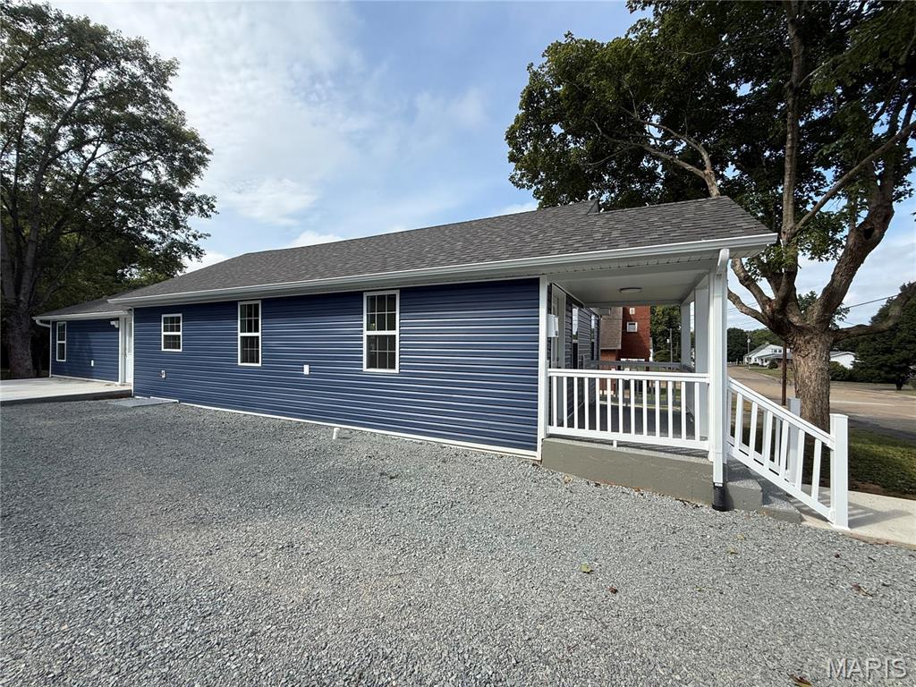 309 Franklin St Property Photo 4
