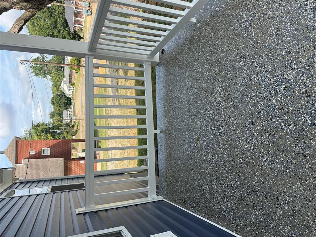 309 Franklin St Property Photo 27