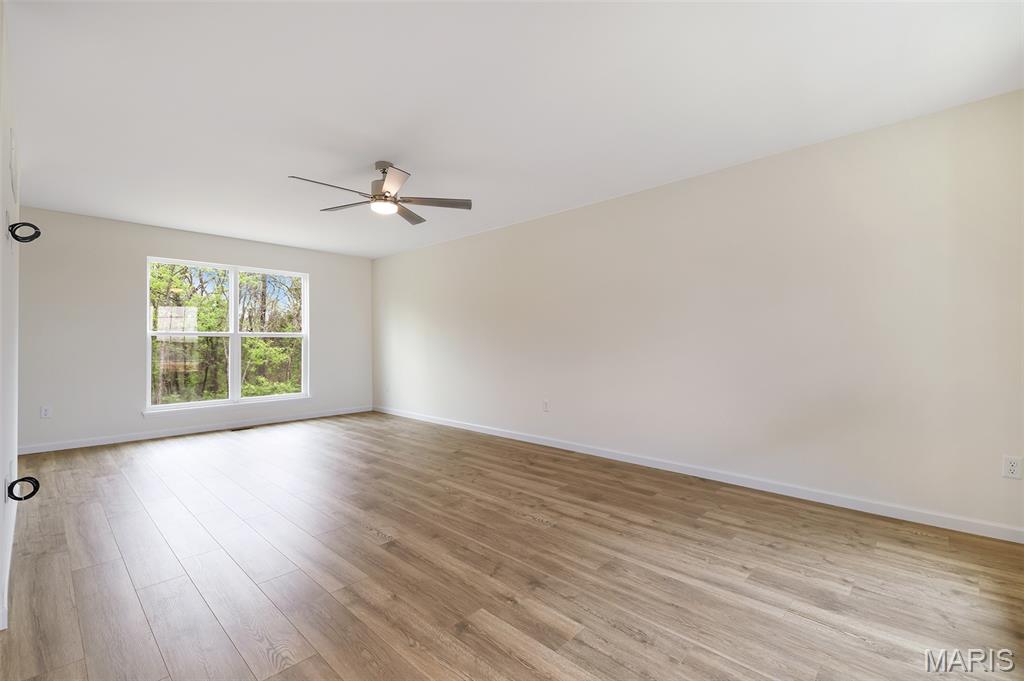2335 Castle Hill Drive Property Photo 4