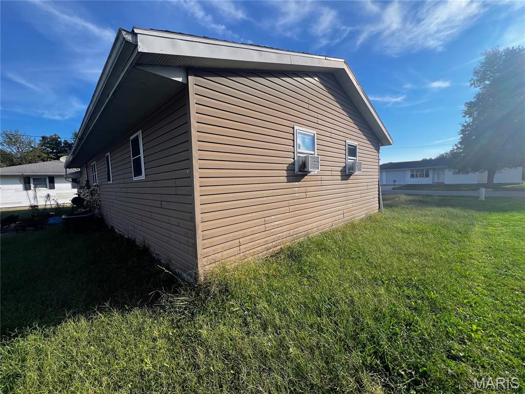 505 S Elm Street Property Photo 4
