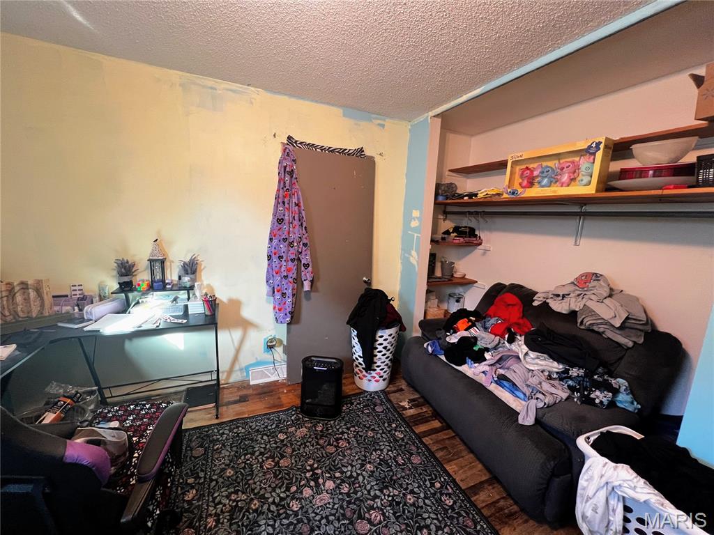505 S Elm Street Property Photo 15