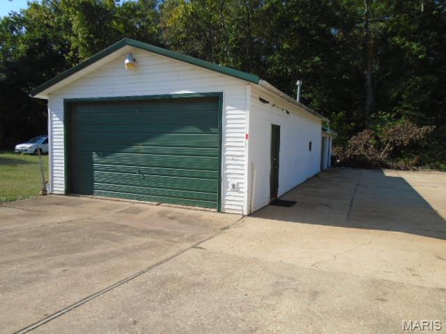 4287 Flucom Road Property Photo 6