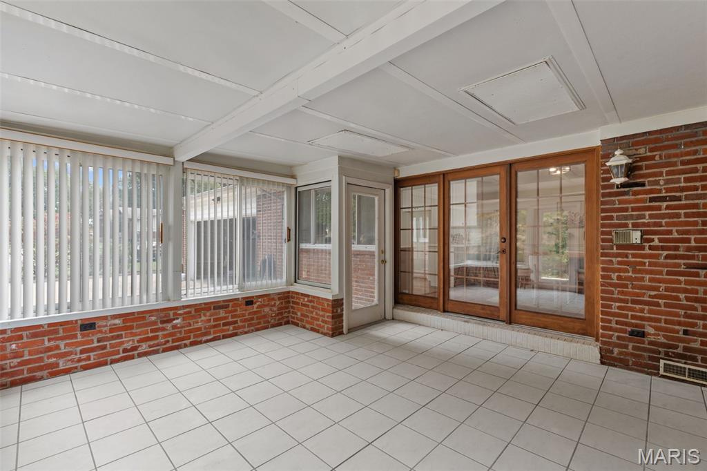 1 Crookham Court Property Photo 56
