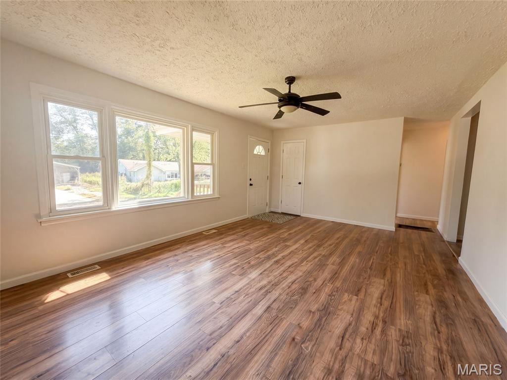 4659 Spring Glen Drive Property Photo 7