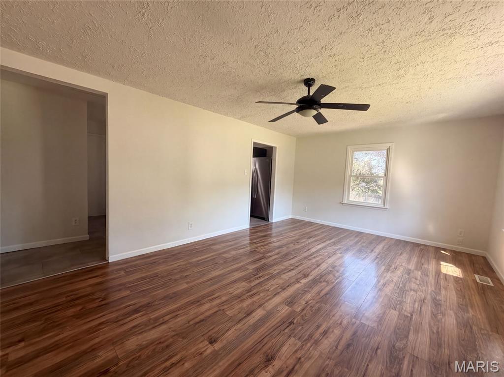 4659 Spring Glen Drive Property Photo 8