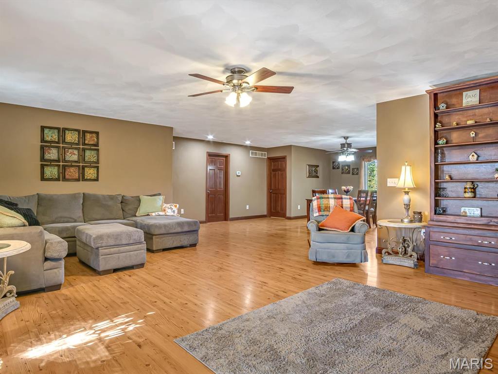 7315 Roscow Hollow Road Property Photo 8