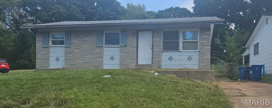 6140 Emerald Avenue Property Photo 1