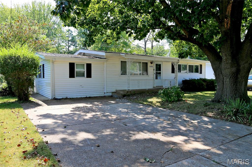 1586 Champlin Drive Property Photo 1