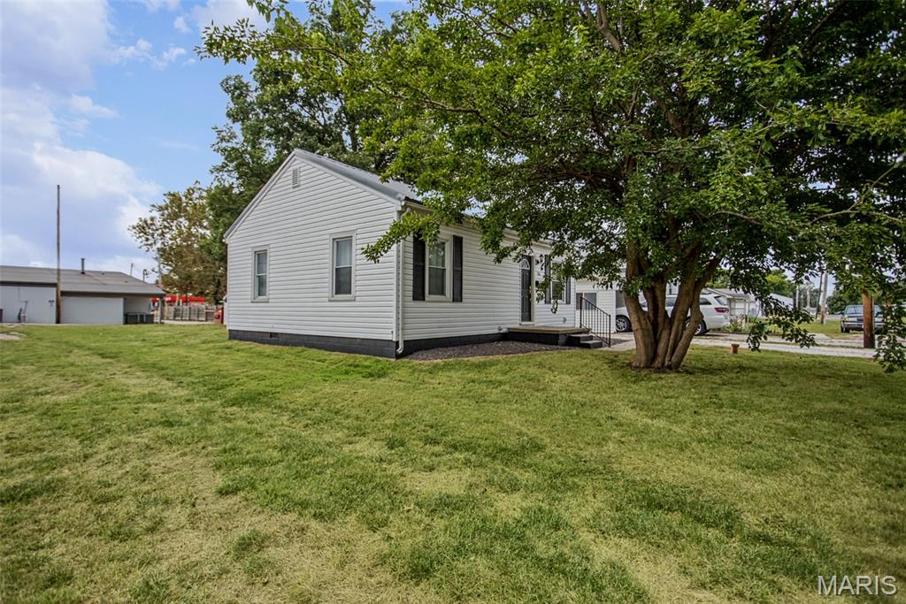 906 W Exchange Street Property Photo 6