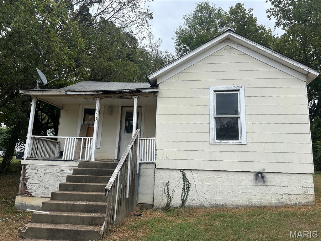 303 Cardinal Street Property Photo 1