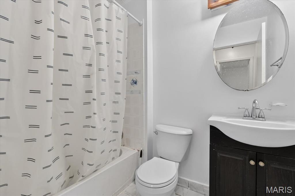5229 Lakewood Avenue Property Photo 24