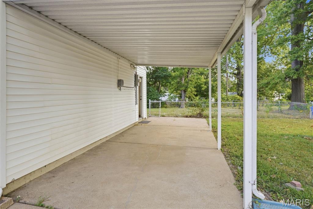 1329 Dominica Drive Property Photo 2