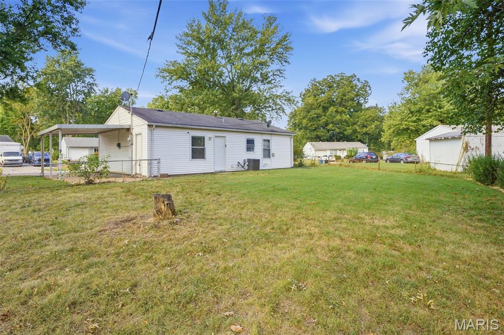 1329 Dominica Drive Property Photo 3