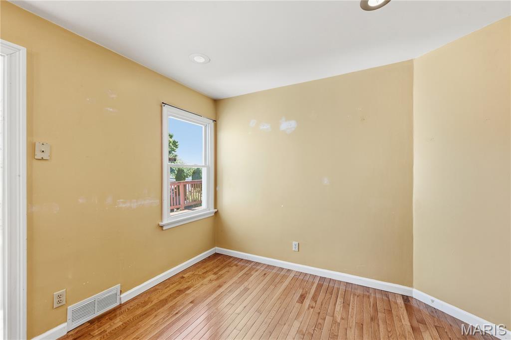 6935 Greenholly Drive Property Photo 12