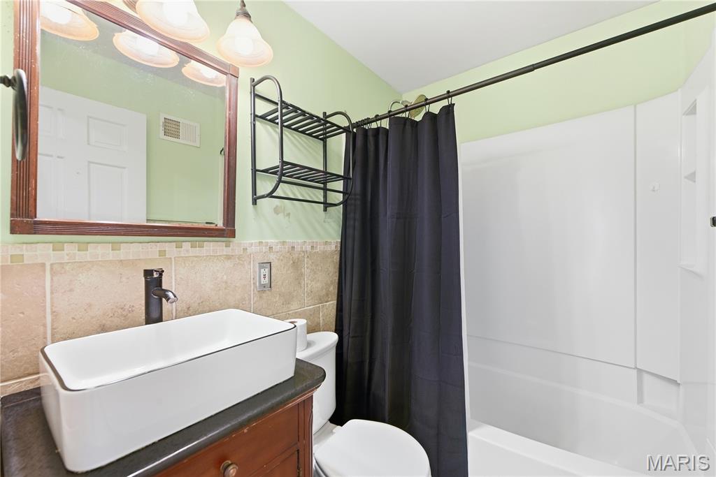 6935 Greenholly Drive Property Photo 17