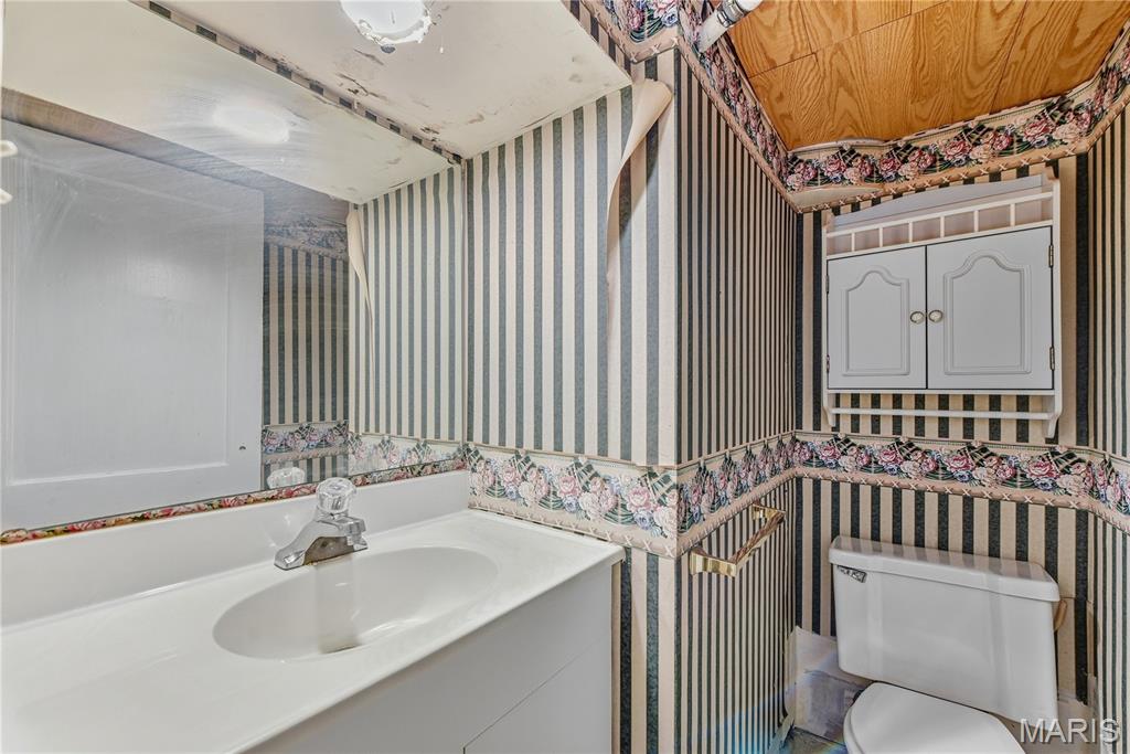 6935 Greenholly Drive Property Photo 21