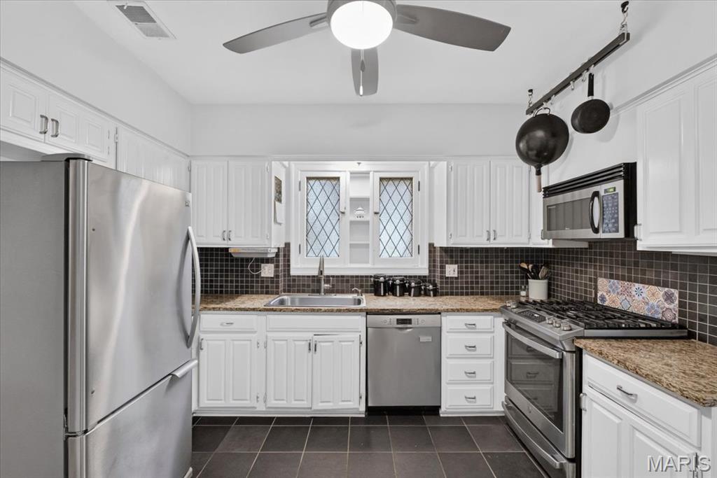 7141 Lindell Boulevard Property Photo 14