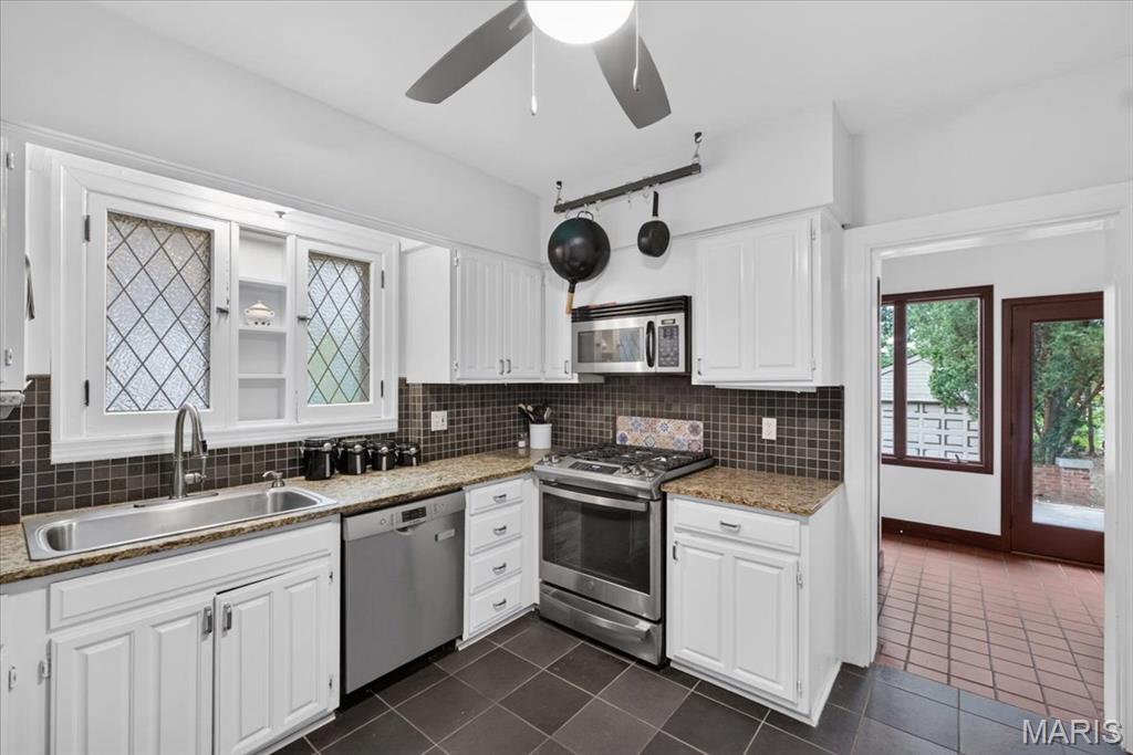 7141 Lindell Boulevard Property Photo 15
