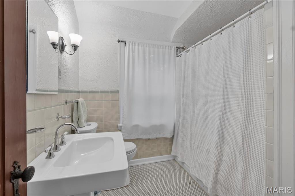 7141 Lindell Boulevard Property Photo 42