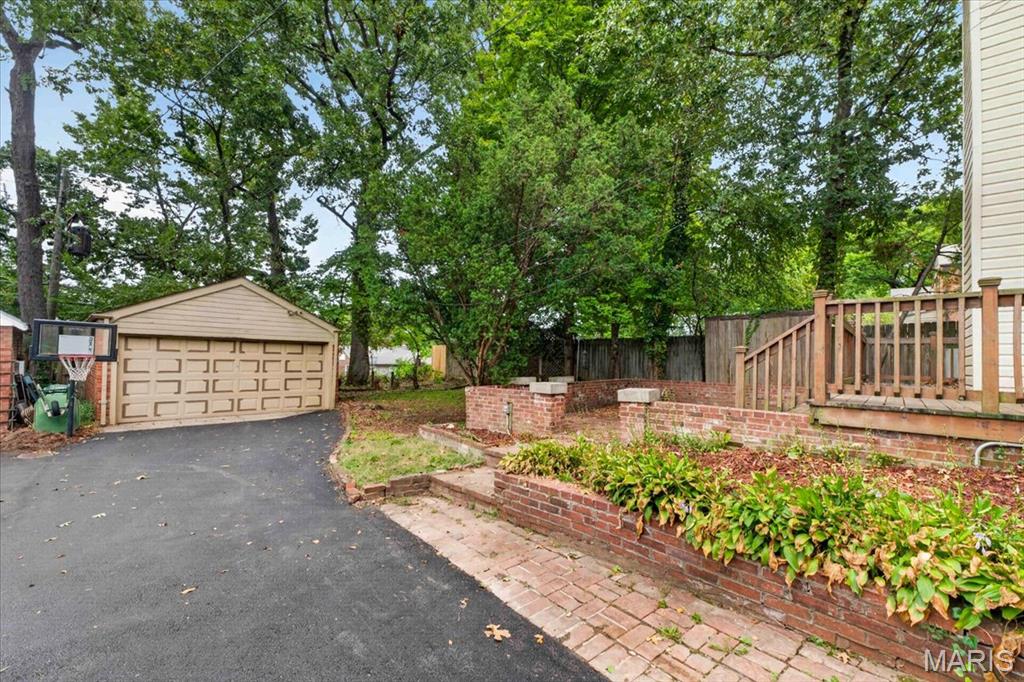 7141 Lindell Boulevard Property Photo 48