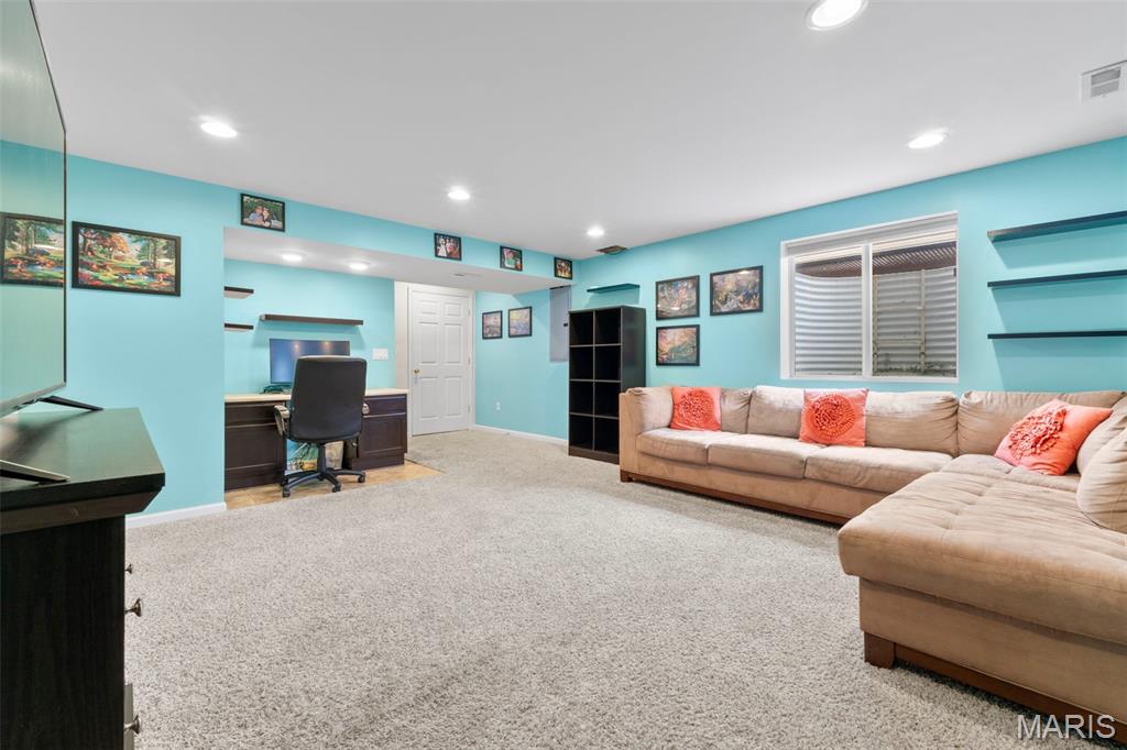 609 Spring Manor Property Photo 26
