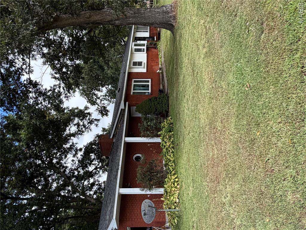 804 State Highway W Property Photo 1