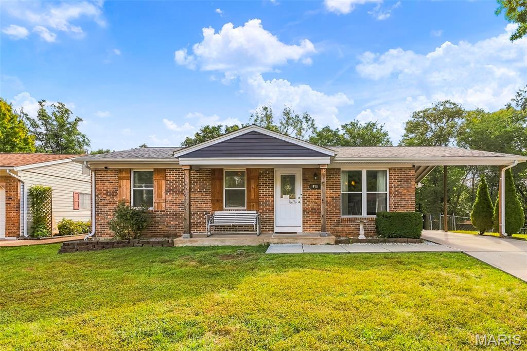 910 Oak Trail Court Property Photo 1