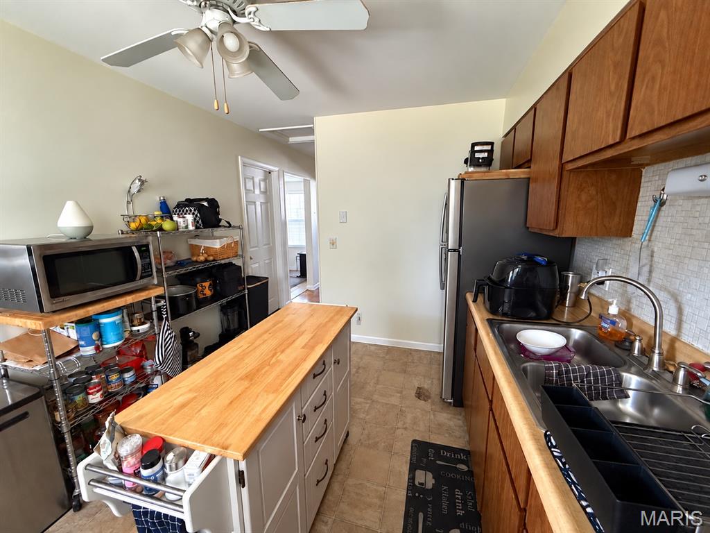 3560 Dixie Drive Property Photo 5