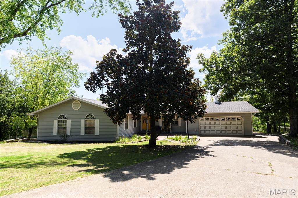 125 Iroquois Property Photo 1