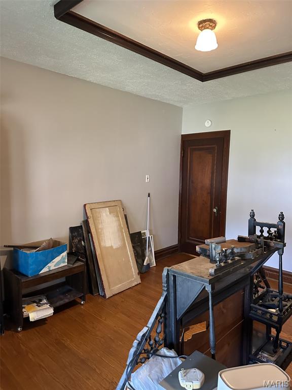 5701 Gresham Avenue Property Photo 8