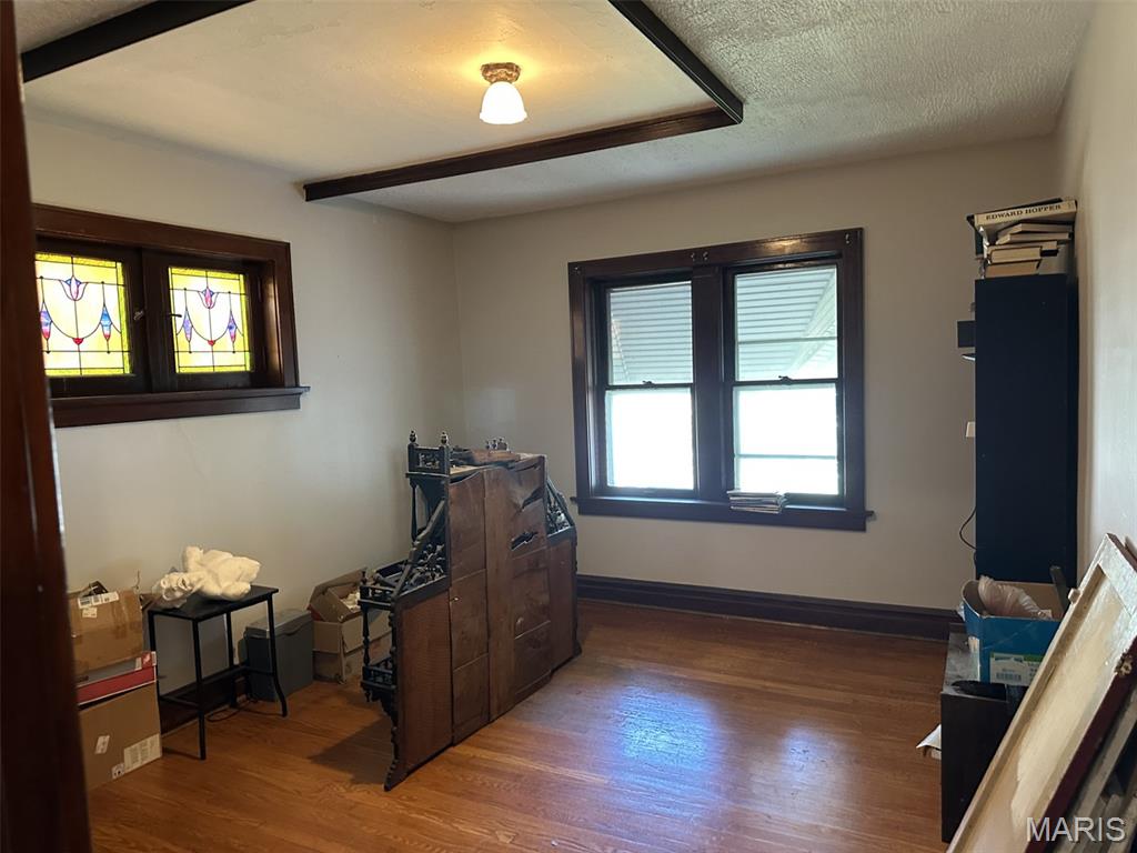 5701 Gresham Avenue Property Photo 12
