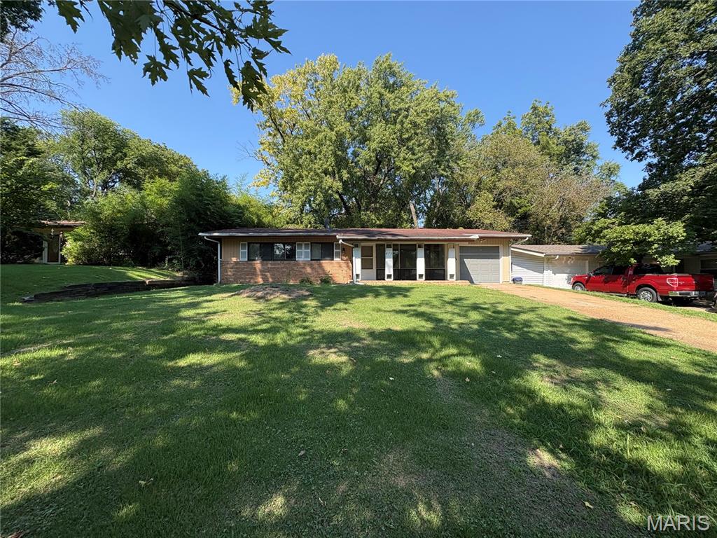 475 Waterford Drive Property Photo 1