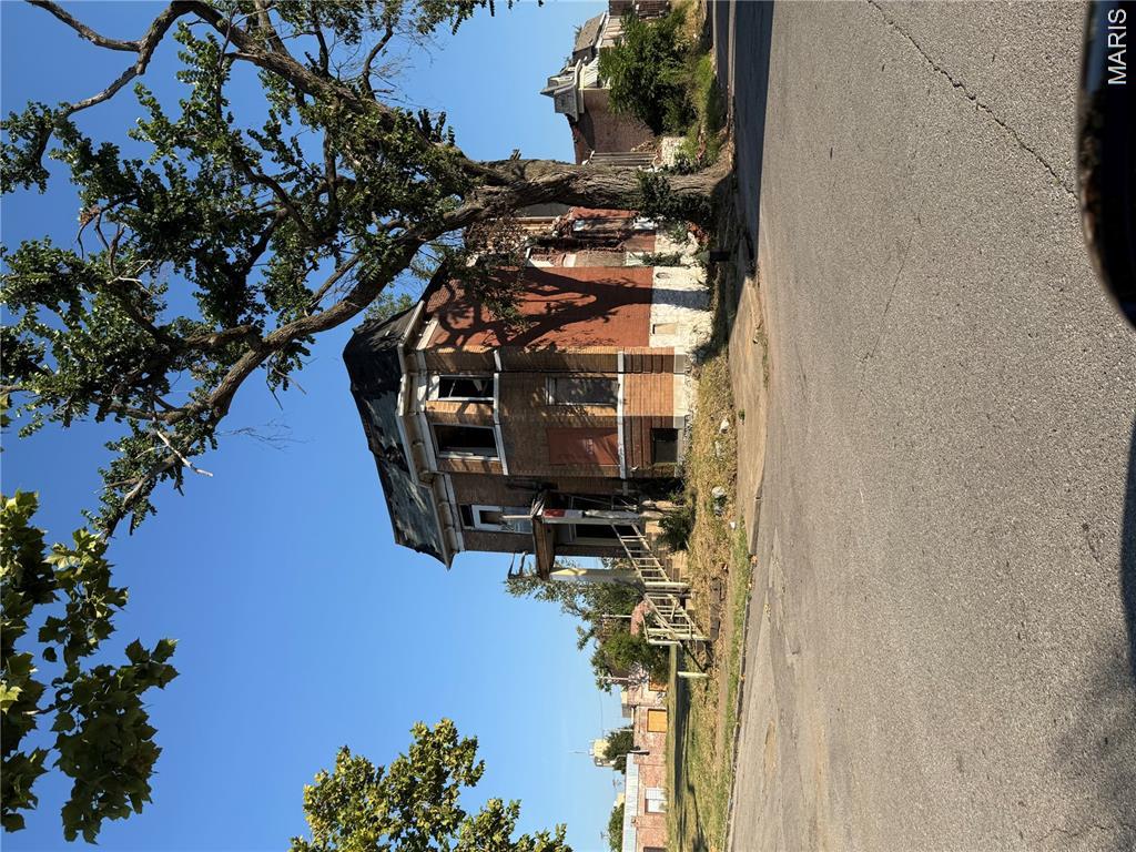 4845 Page Boulevard Property Photo 1
