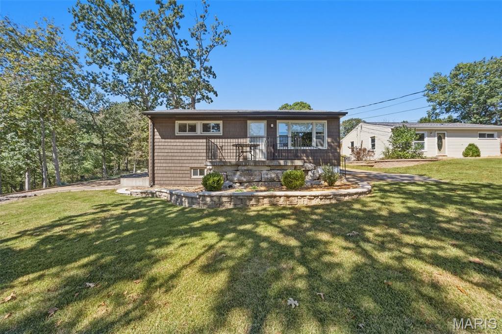 5985 N Lakeshore Drive Property Photo 1