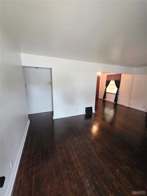 10140 Cabot Drive Property Photo 4