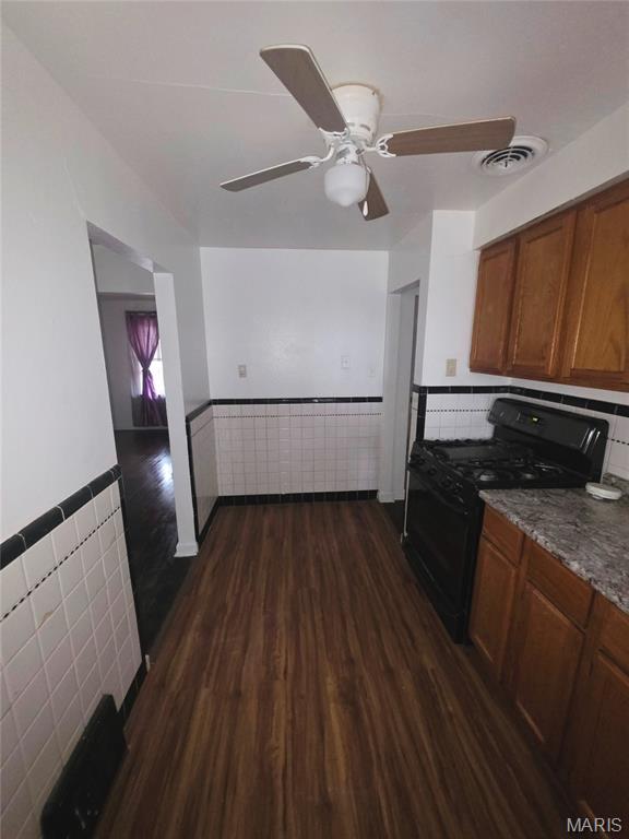 10140 Cabot Drive Property Photo 9