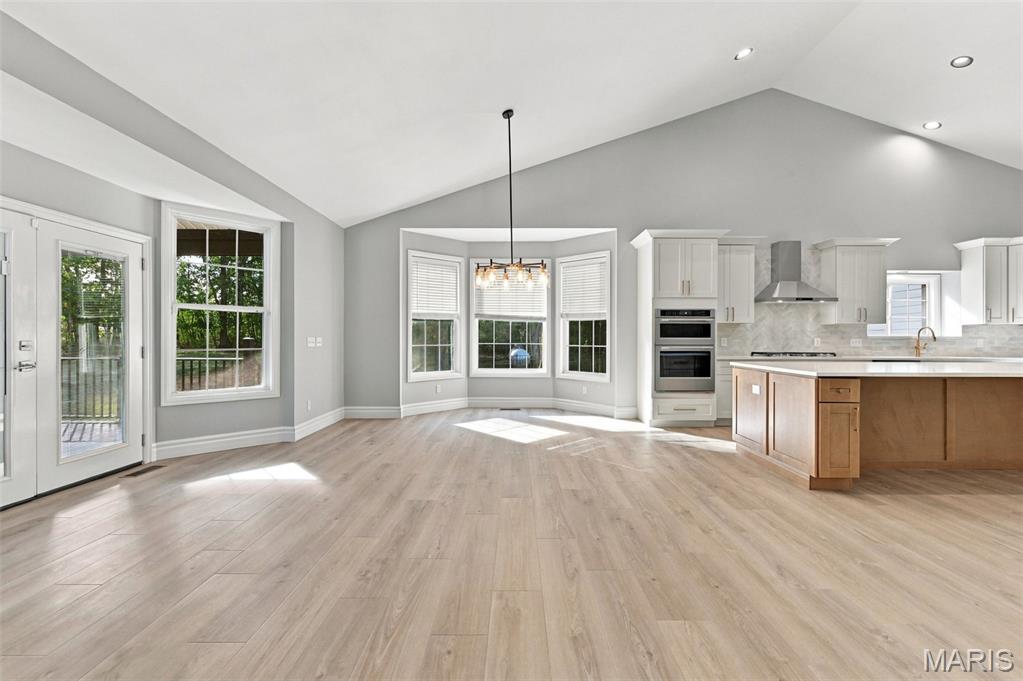 1580 Madre Drive Property Photo 11
