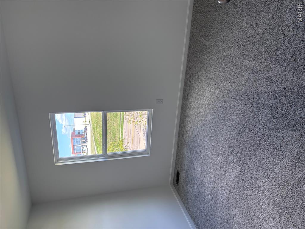 100 Mora Boulevard Property Photo 11