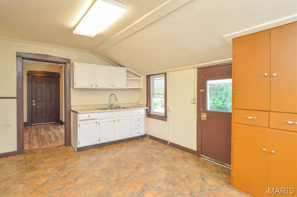 8 N 16th Street Property Photo 10