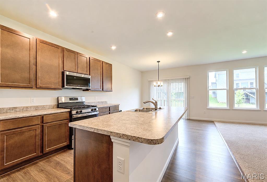 327 Dalriada Boulevard Property Photo 4