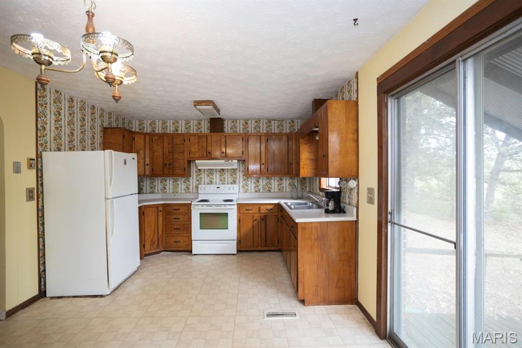 21580 Hatch Drive Property Photo 17