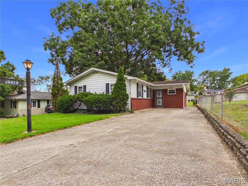 2613 Gardenia Lane