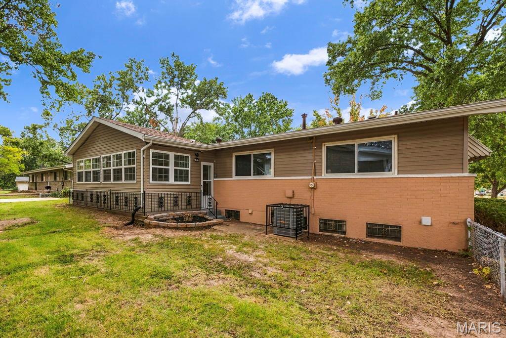 2287 Gadbury Drive Property Photo 4