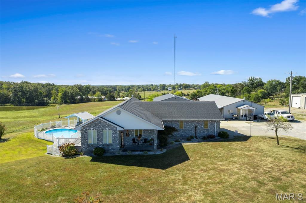 7633 Highway F Property Photo 1