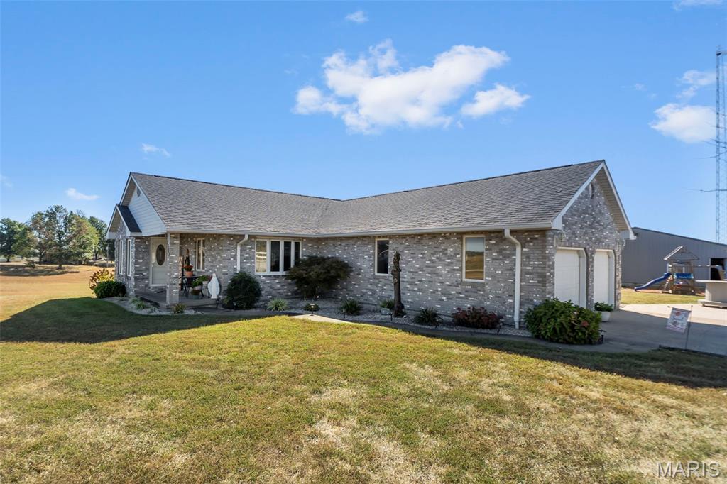 7633 Highway F Property Photo 3