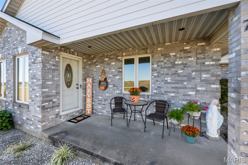 7633 Highway F Property Photo 4