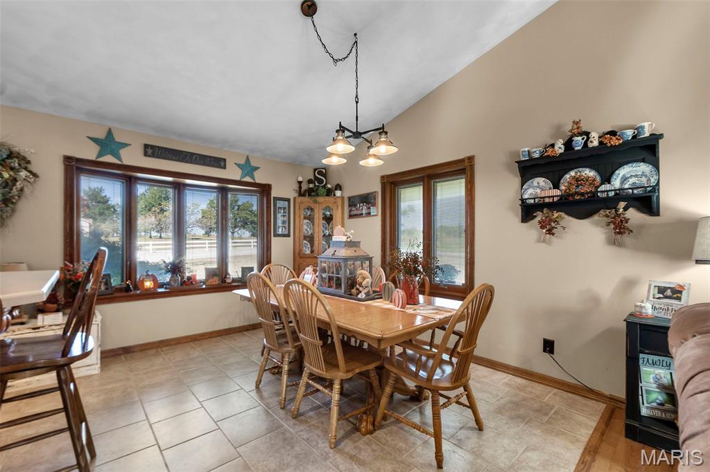 7633 Highway F Property Photo 8