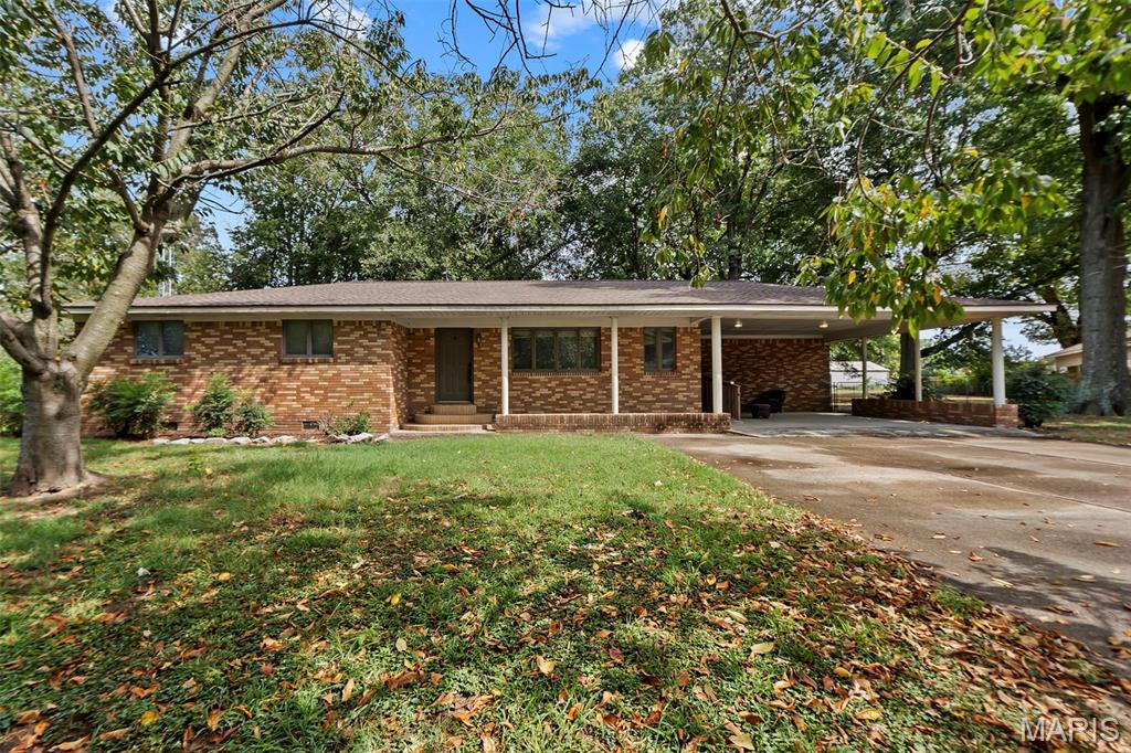 134 Miles Street Property Photo 1